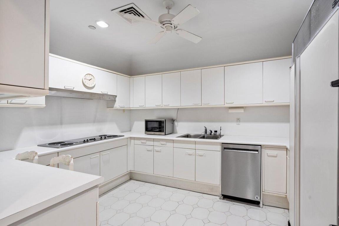 TWO NORTH BREAKERS ROW CONDO - Residential