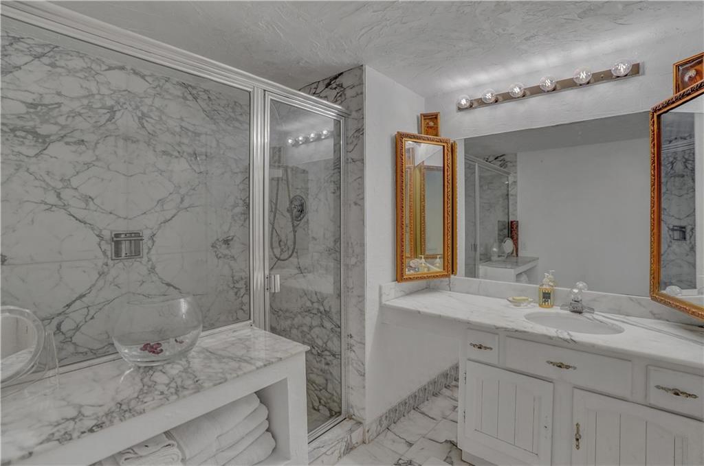 Renaissance 2 - Residential