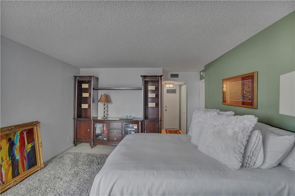 Renaissance 2 - Residential