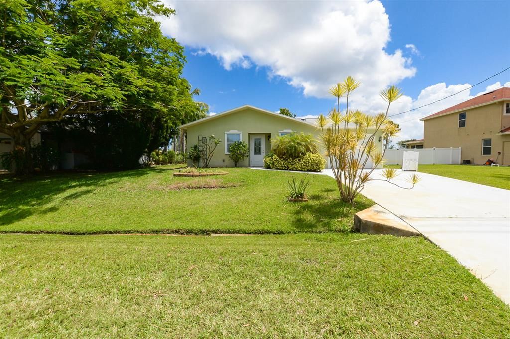 Photo of 2065 SW Burlington Street, Port St Lucie, FL 34984 (MLS # R10884757)