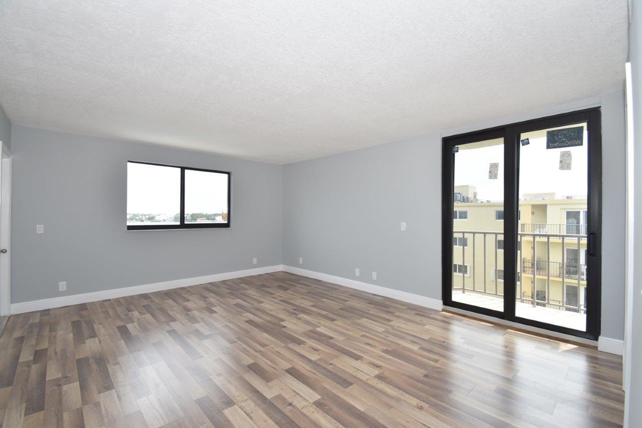 HIDDEN BANYAN CONDO - Residential