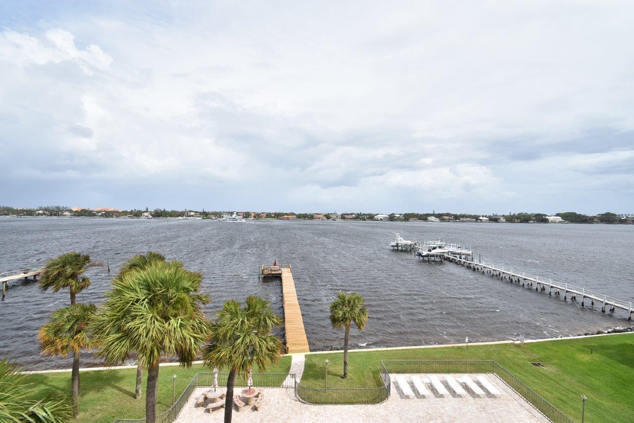 HIDDEN BANYAN CONDO - Residential