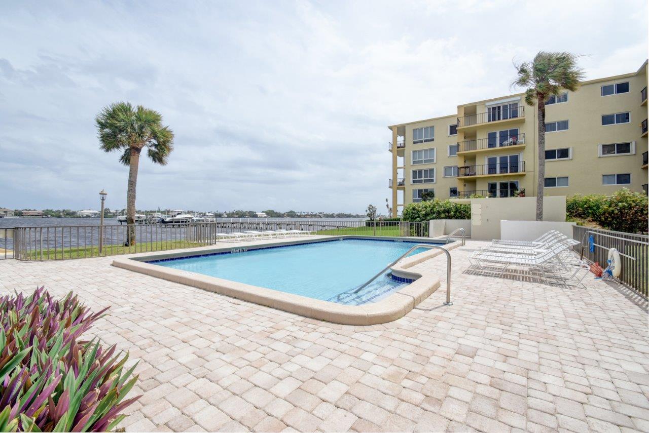 HIDDEN BANYAN CONDO - Residential