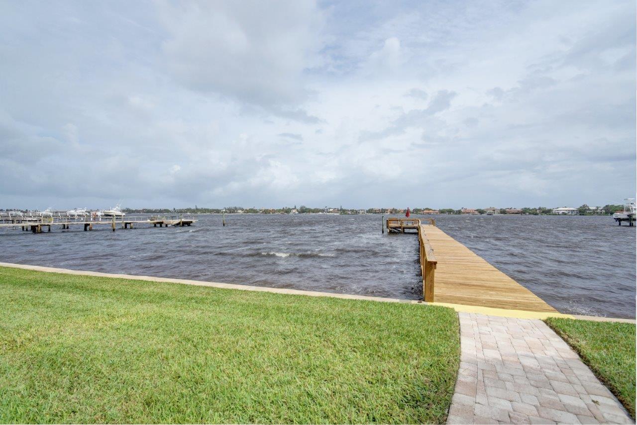 HIDDEN BANYAN CONDO - Residential