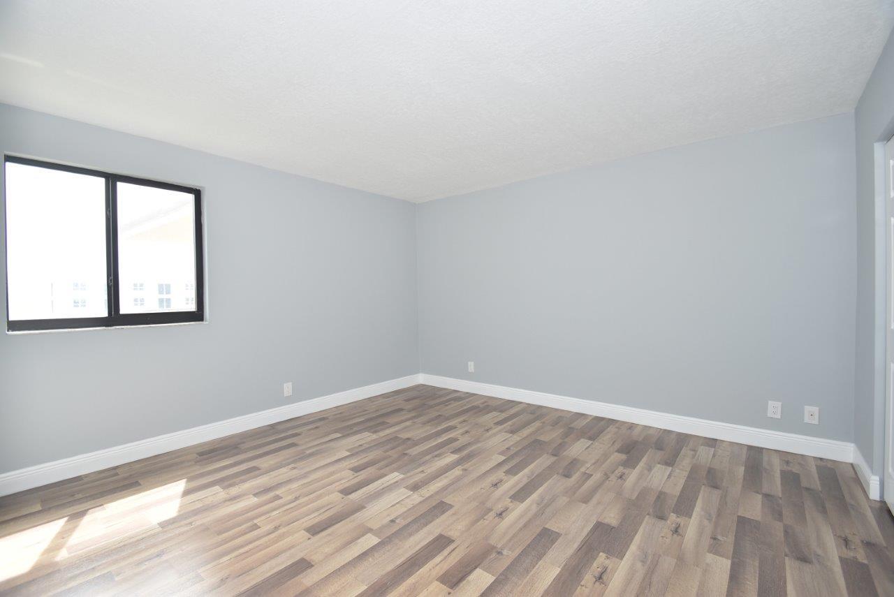 HIDDEN BANYAN CONDO - Residential