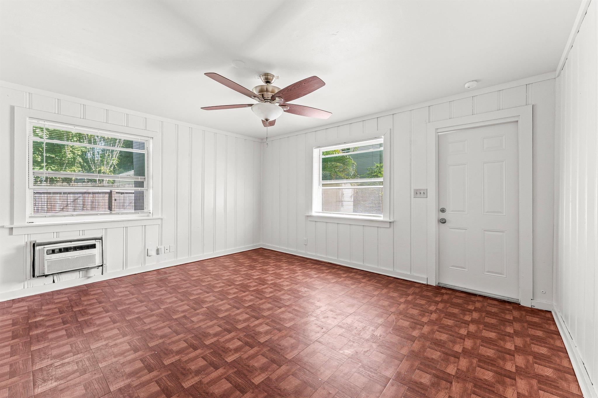 NORTH PALM BCH 3 - Residential Lease