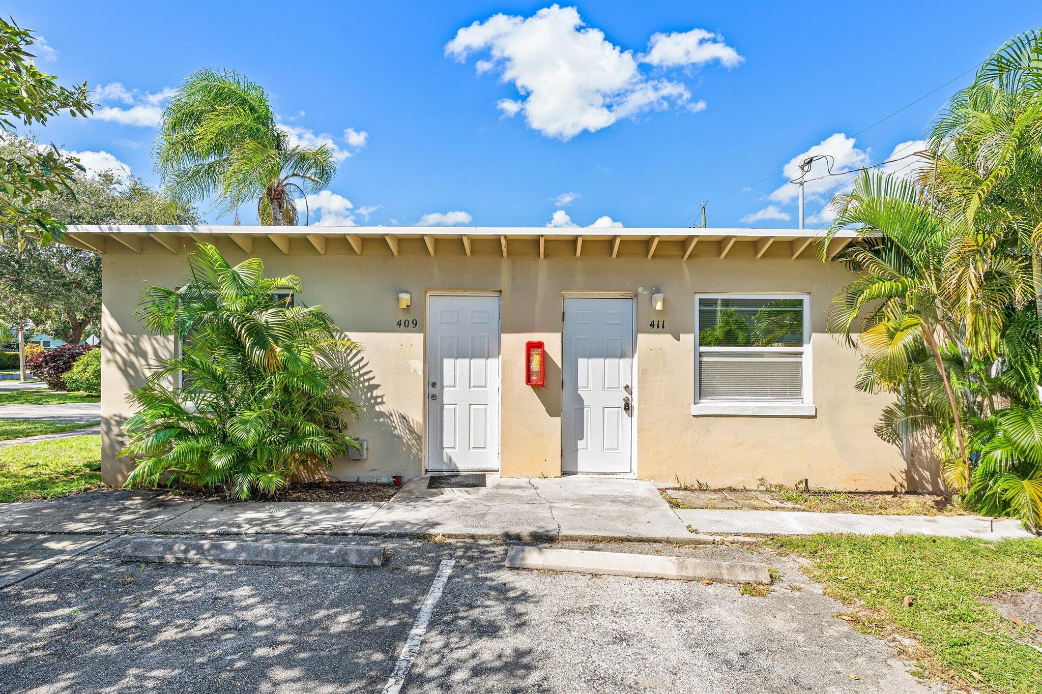 NORTH PALM BCH 3 - Residential Lease