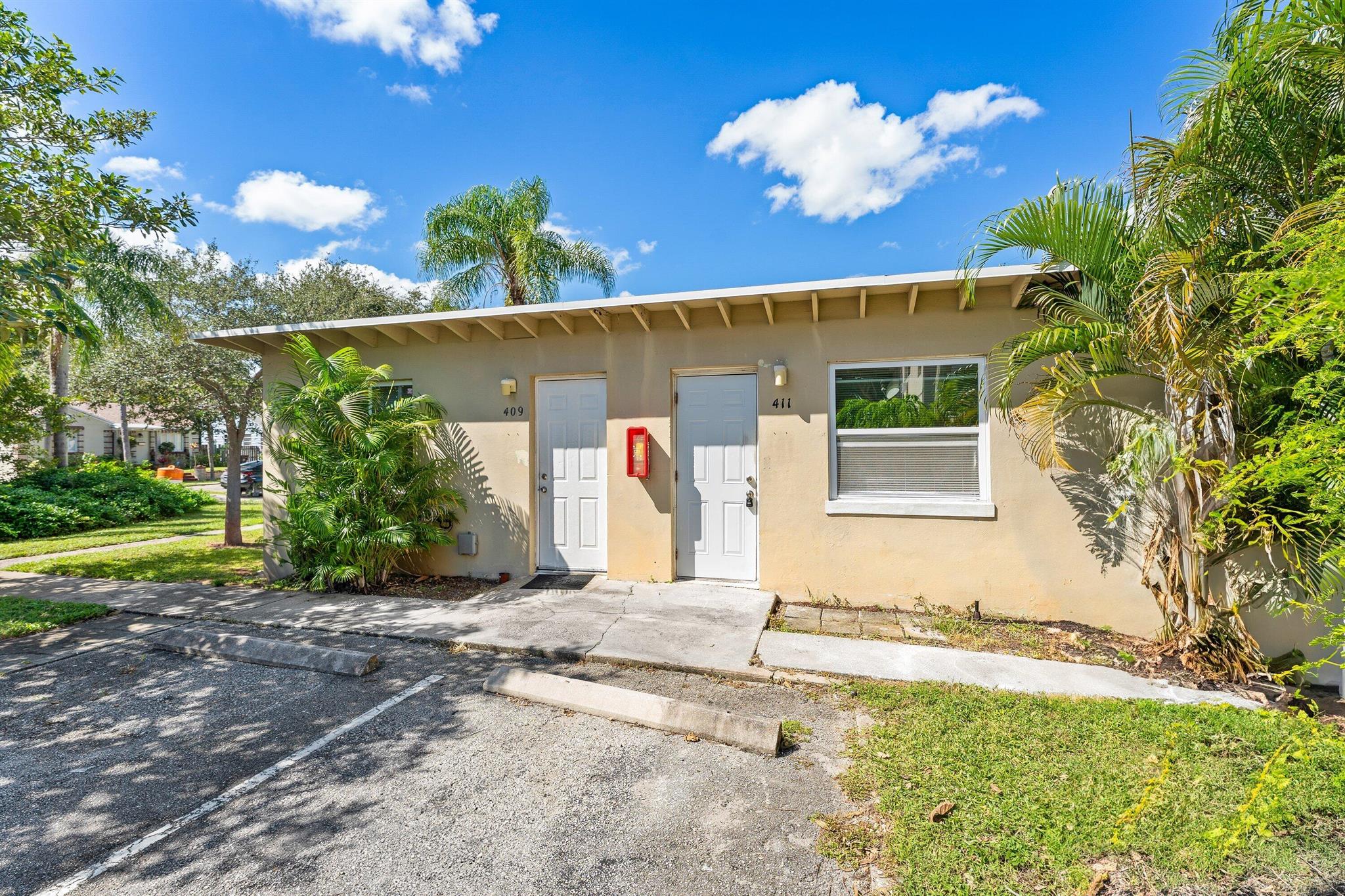 NORTH PALM BCH 3 - Residential Lease