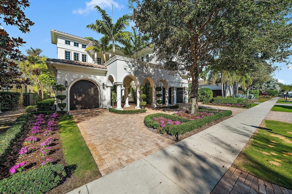 Photo of 11513 Green Bayberry Drive, Palm Beach Gardens, FL 33418 (MLS # R10910425)