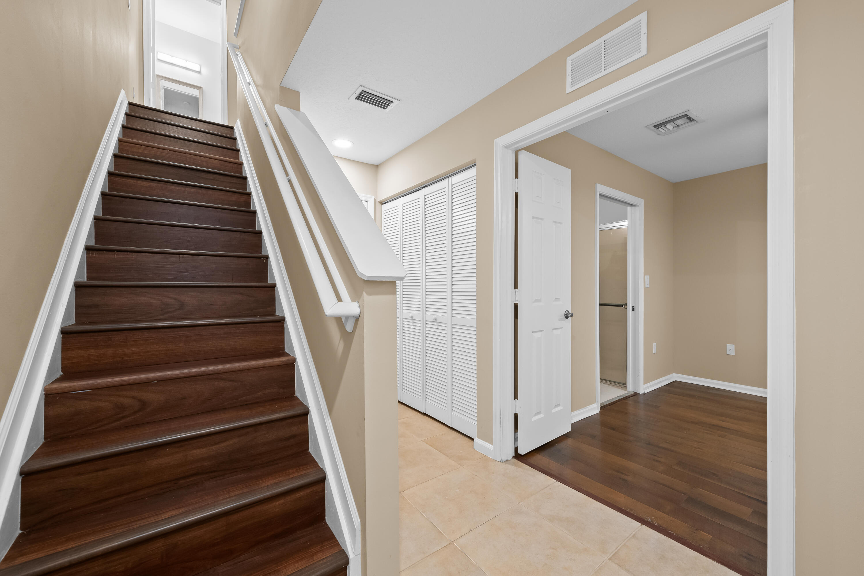 1033 NE 17th Way 905