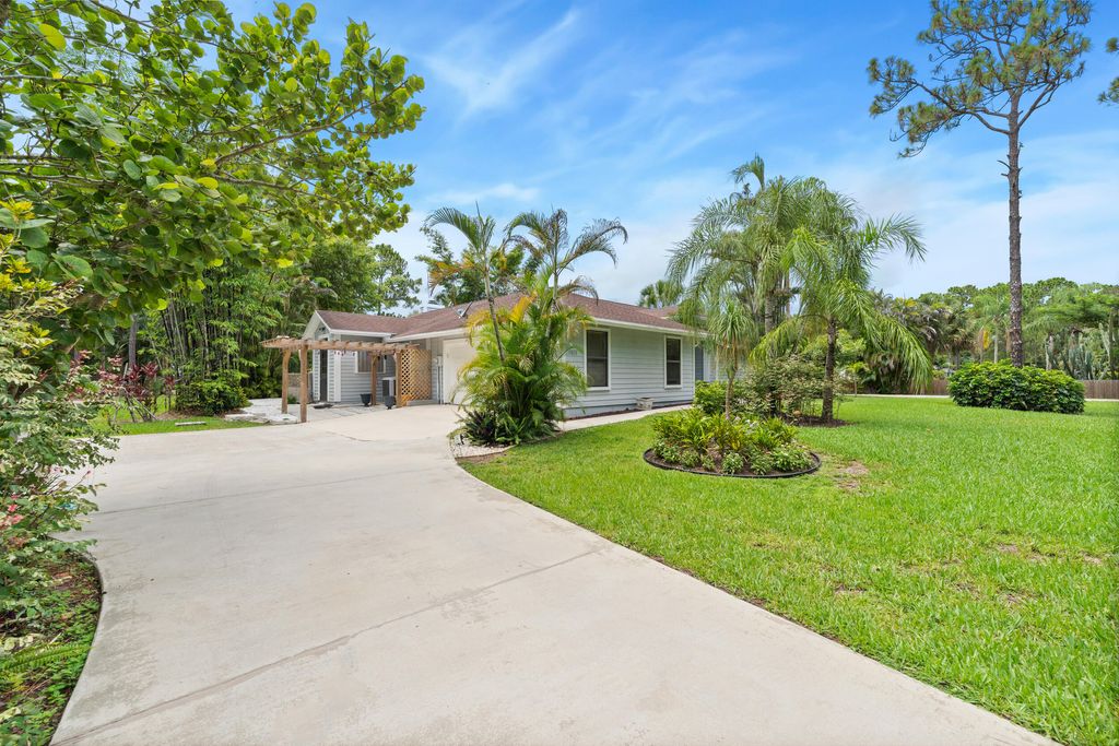 Photo of 15833 118th Trail N, Jupiter, FL 33478 (MLS # B26049610)