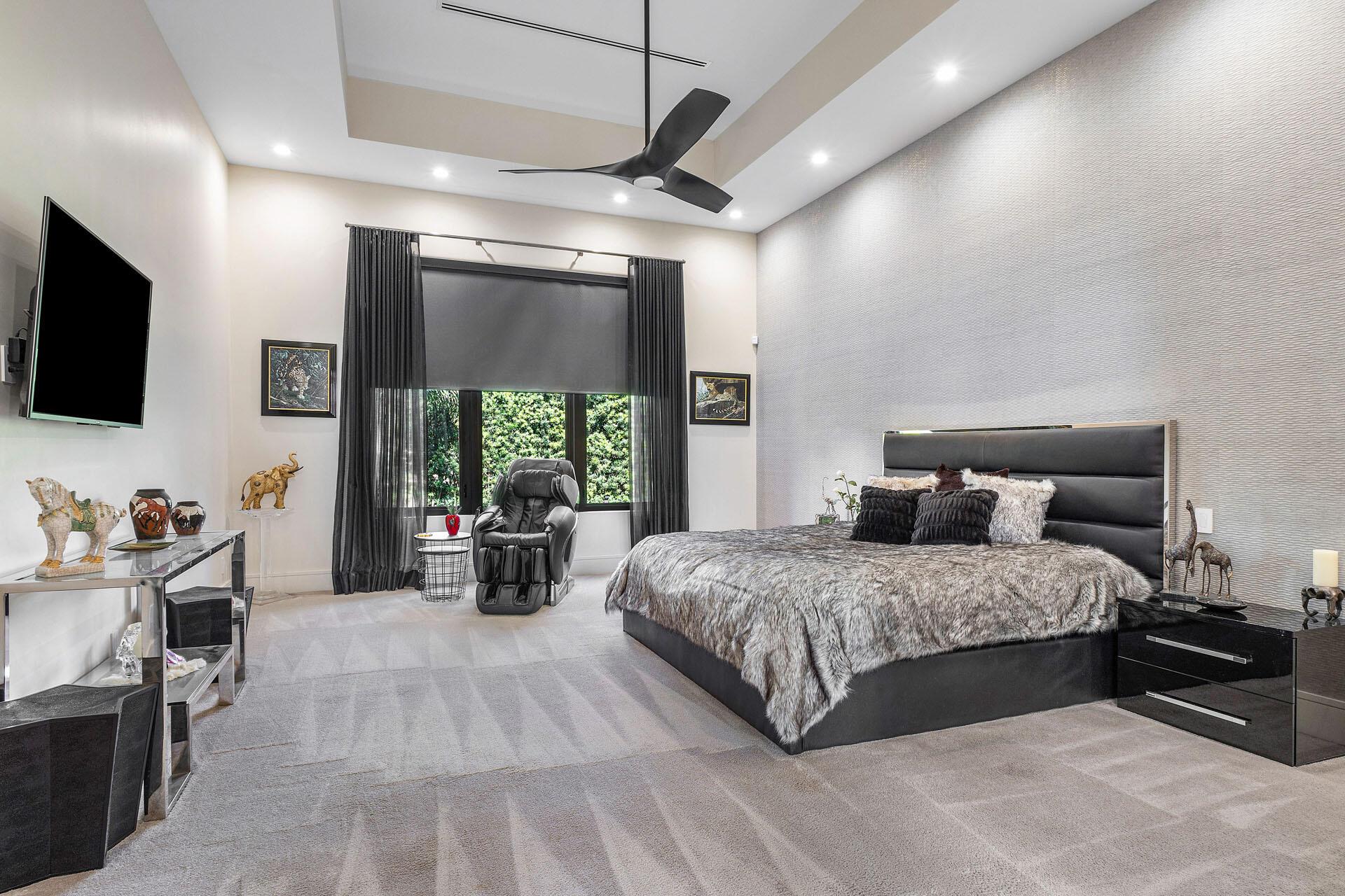 ROYAL PALM YACHT & COUNTR - Residential