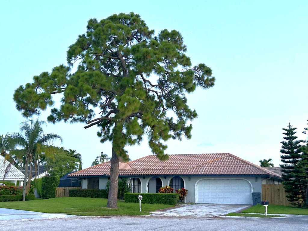 Photo of 22822 Pinewood Court, Boca Raton, FL 33433 (MLS # B26046407)