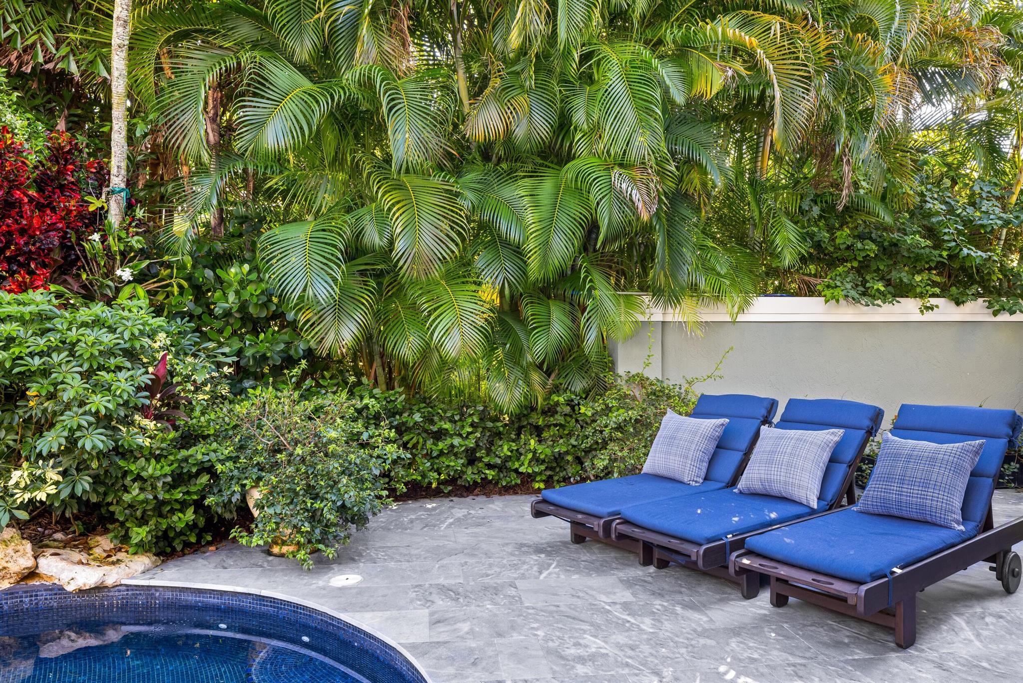 SEASONS - Residential