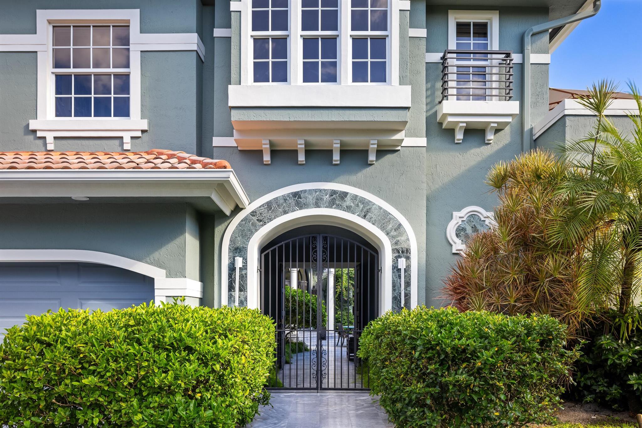 SEASONS - Residential