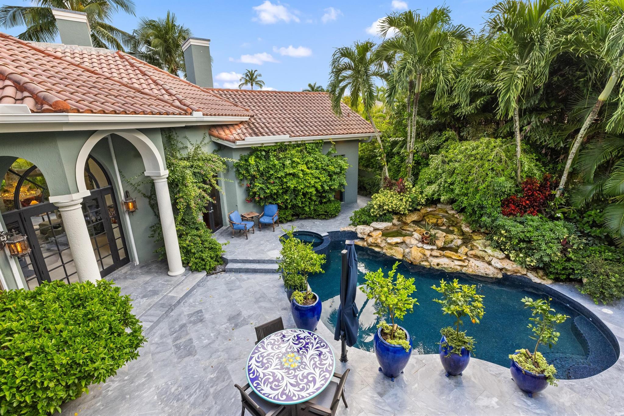 SEASONS - Residential