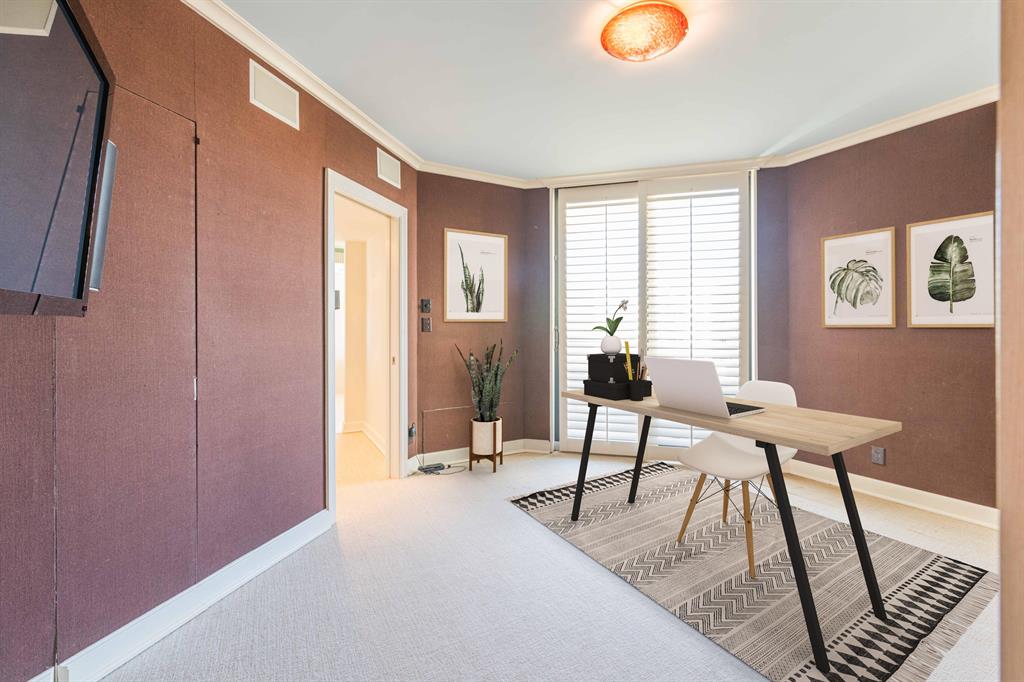 TRUMP PLAZA - Residential