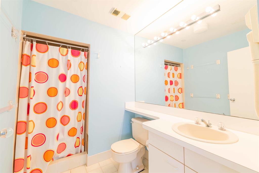 TRUMP PLAZA - Residential