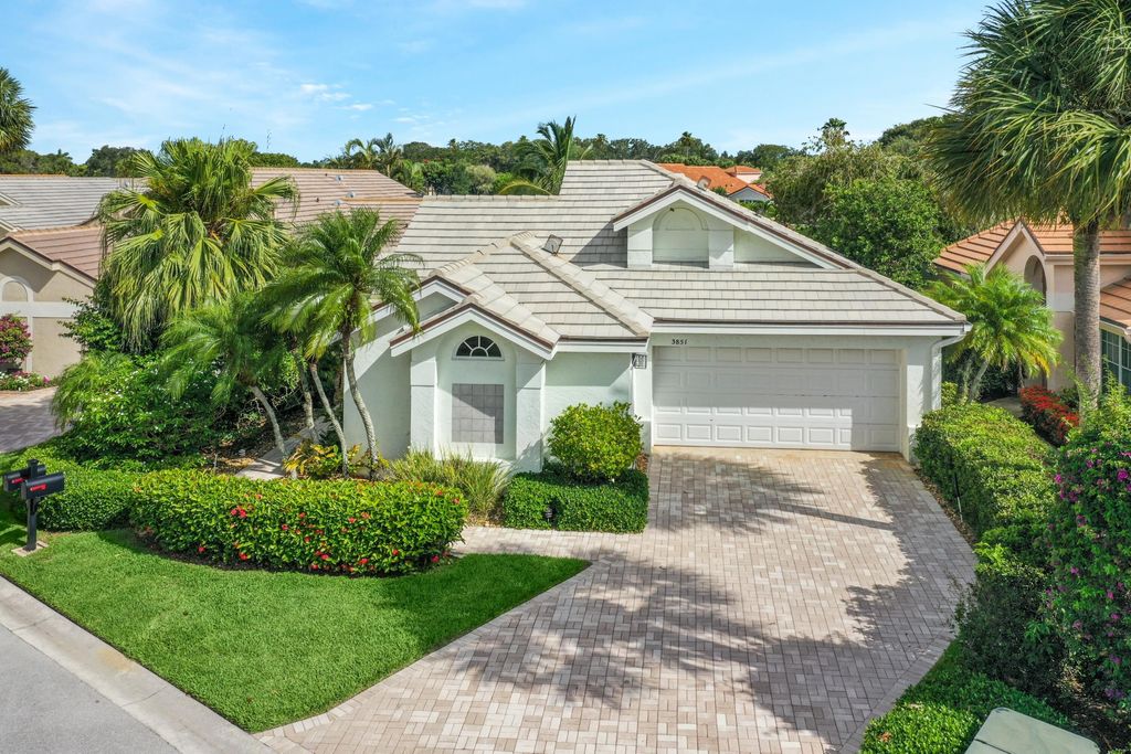 Photo of 3851 Shearwater Drive Dr, Jupiter, FL 33477 (MLS # R10816292)