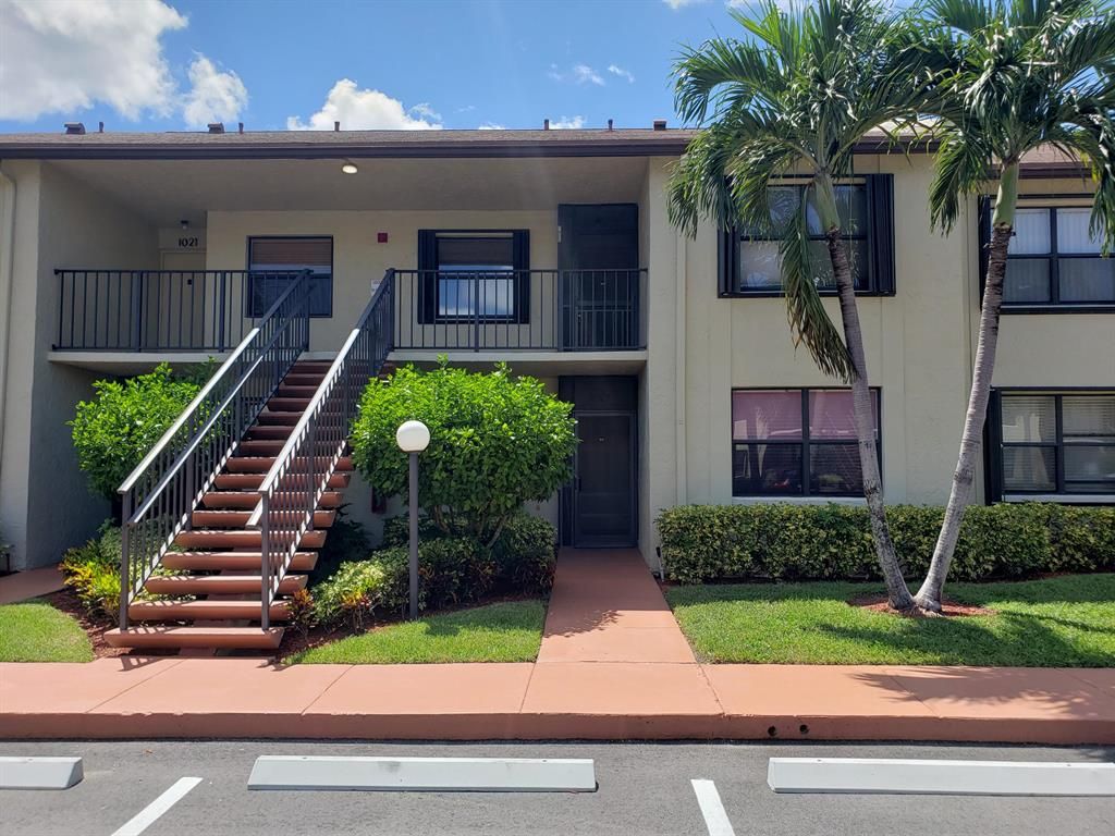 Photo of 7891 Willow Spring Drive Dr #1012, Lake Worth Beach, FL 33467 (MLS # R10764451)