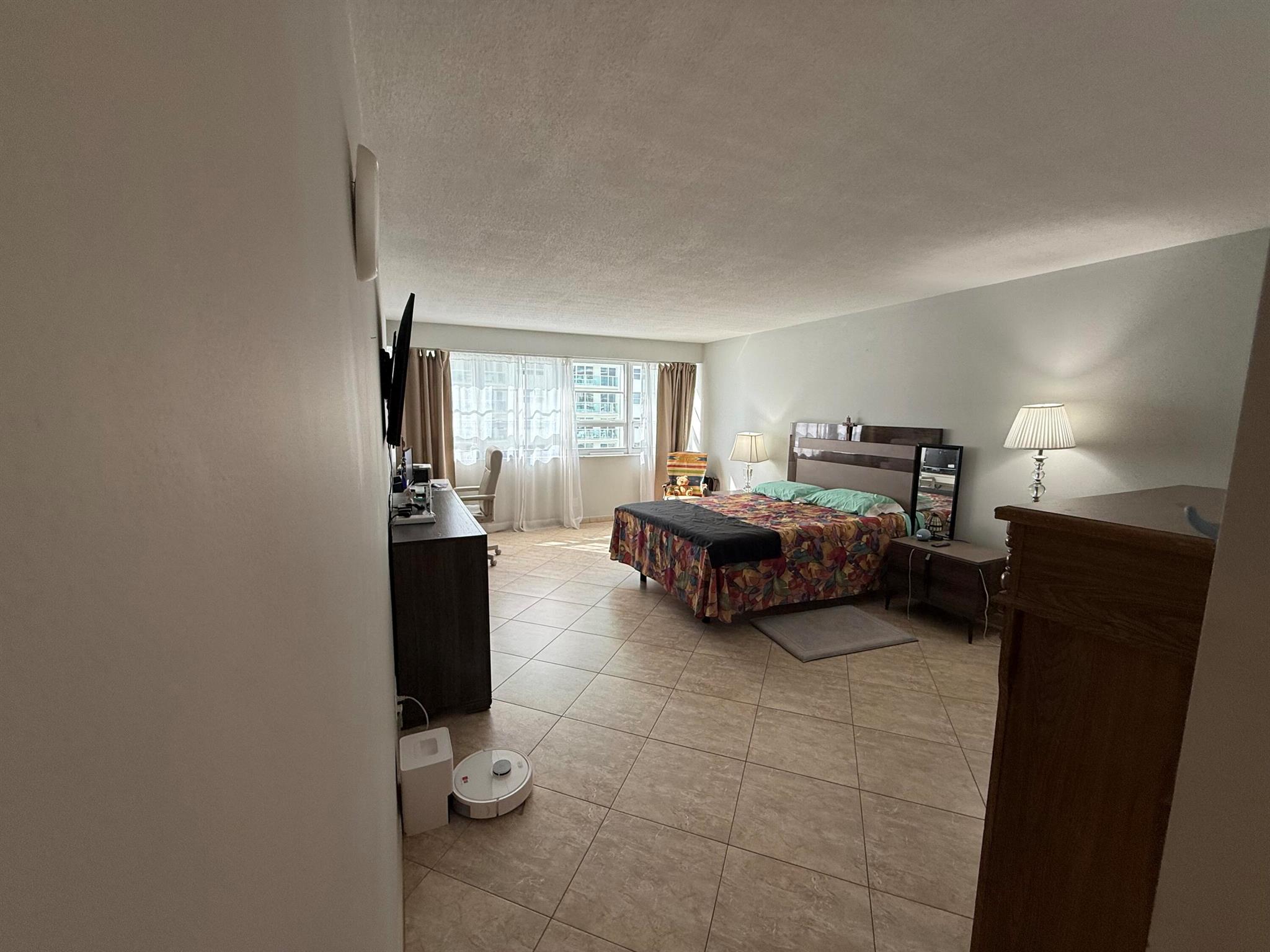 The Commodore - Residential