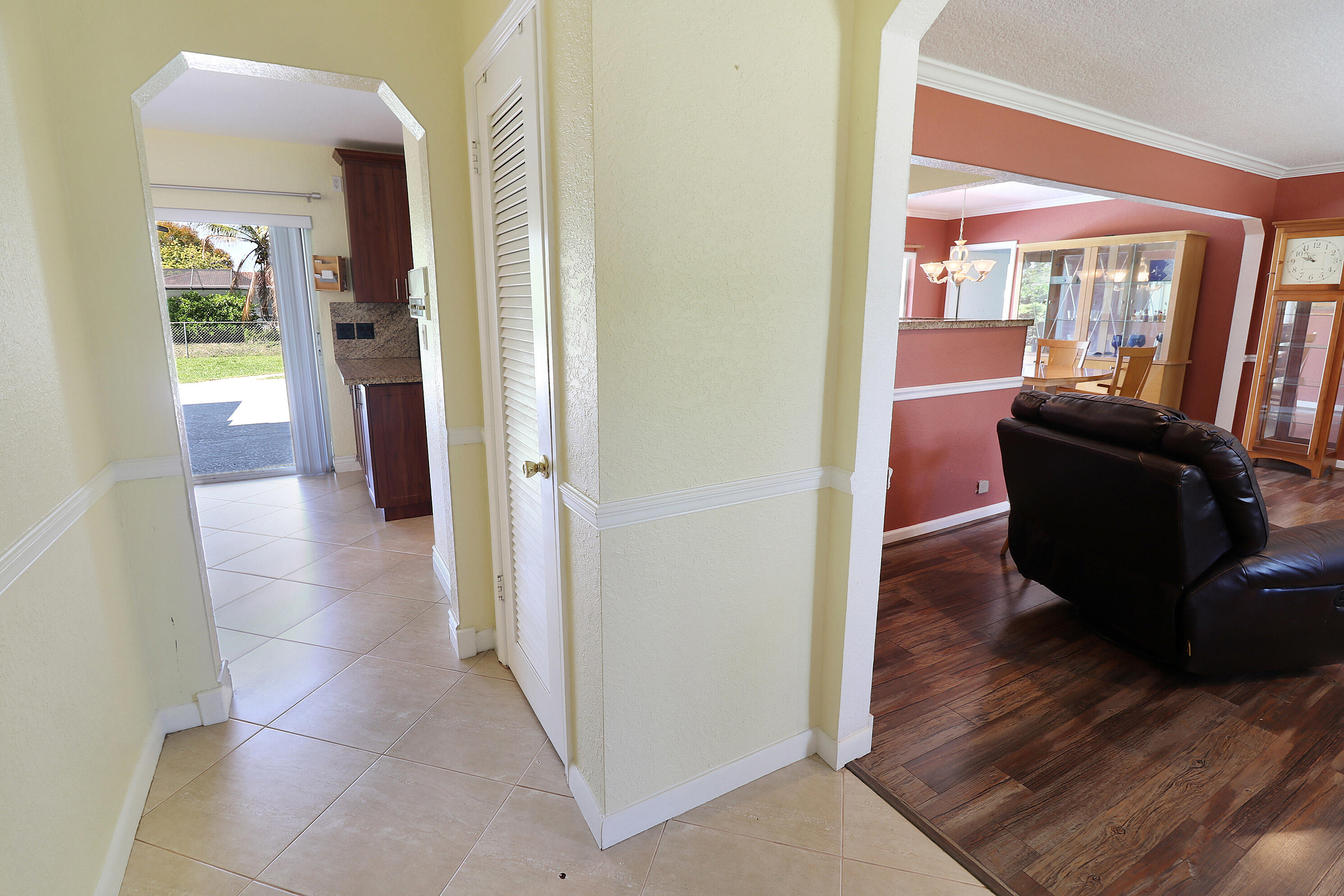 CORAL SPRINGS LAKES - Residential