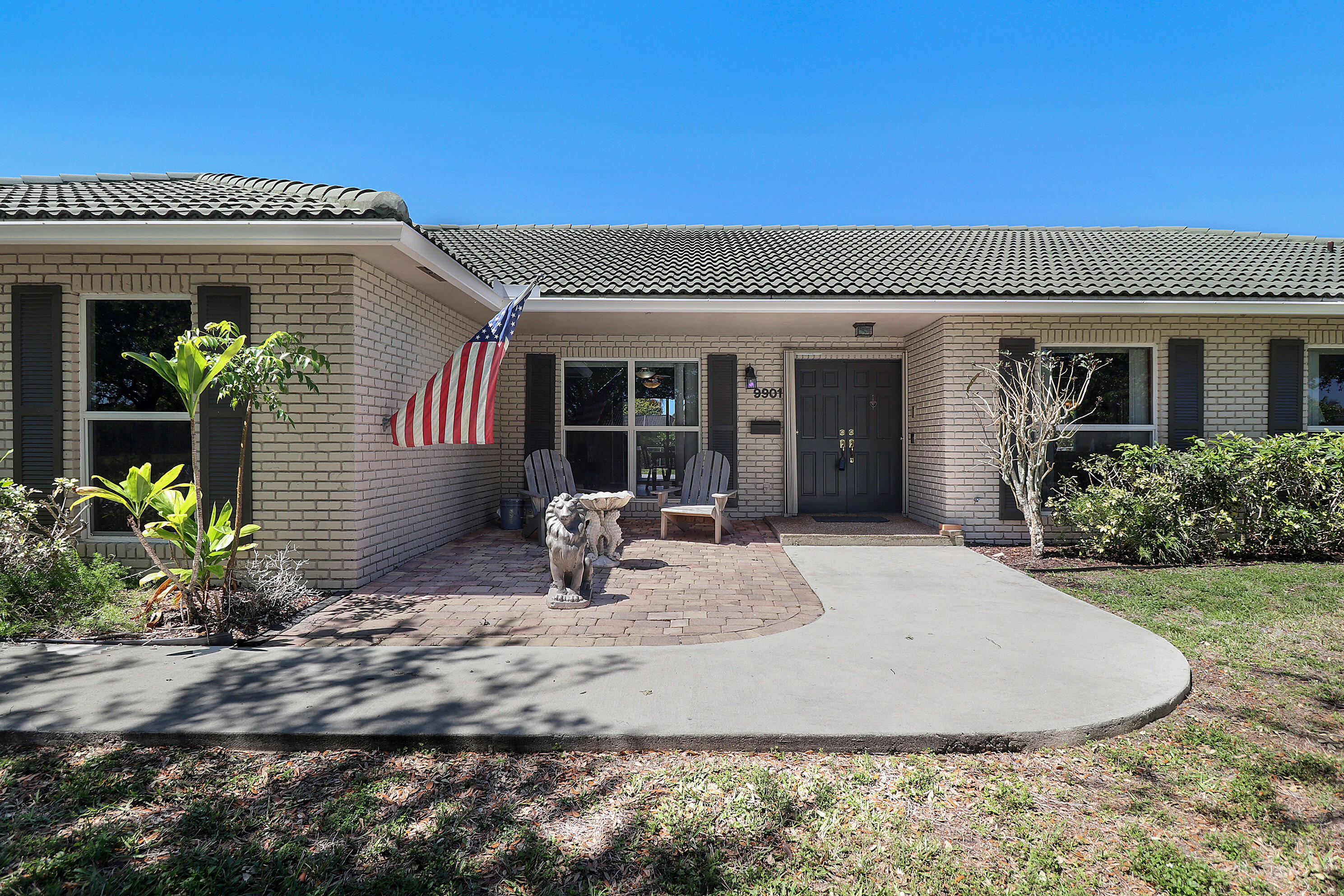 CORAL SPRINGS LAKES - Residential