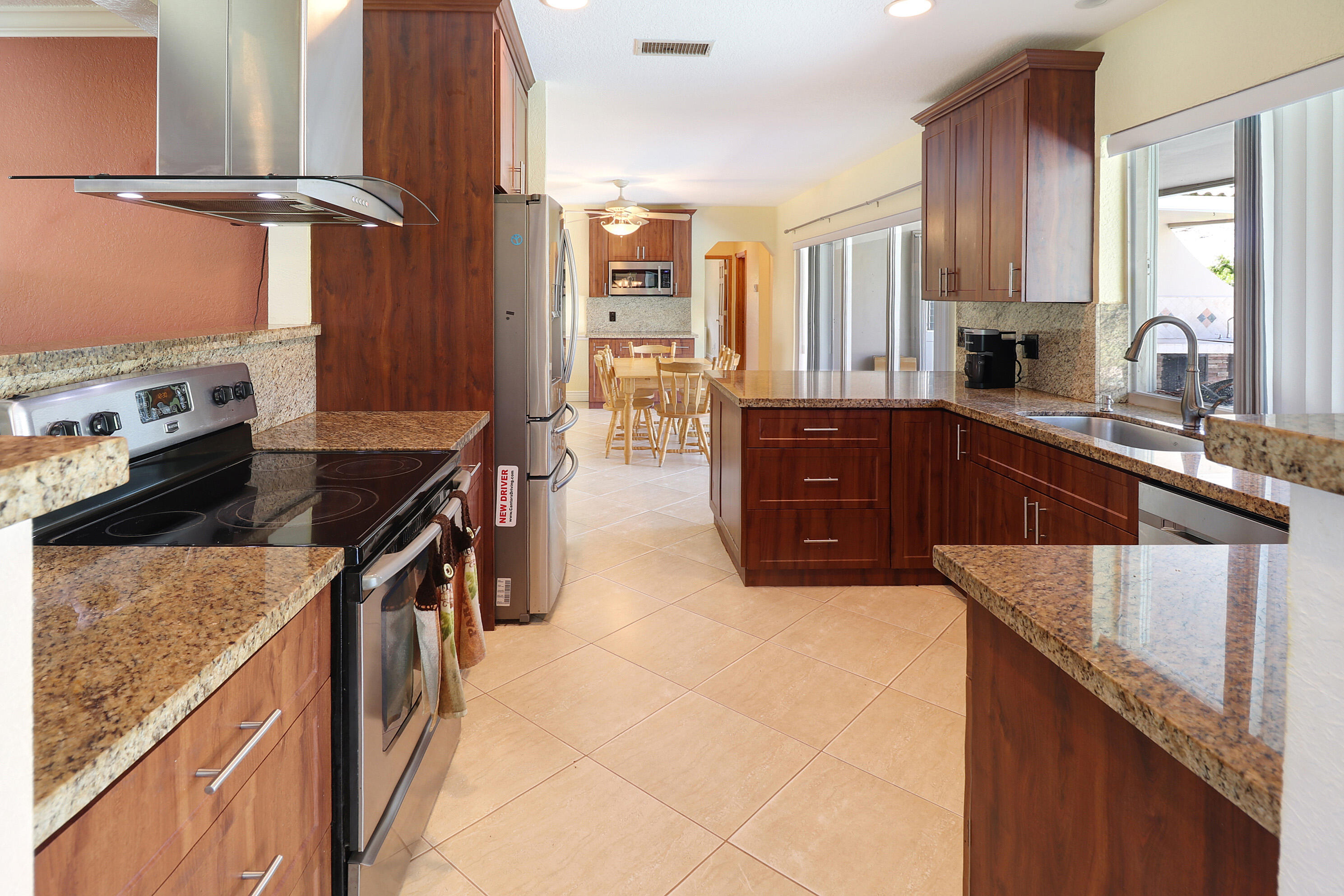 CORAL SPRINGS LAKES - Residential