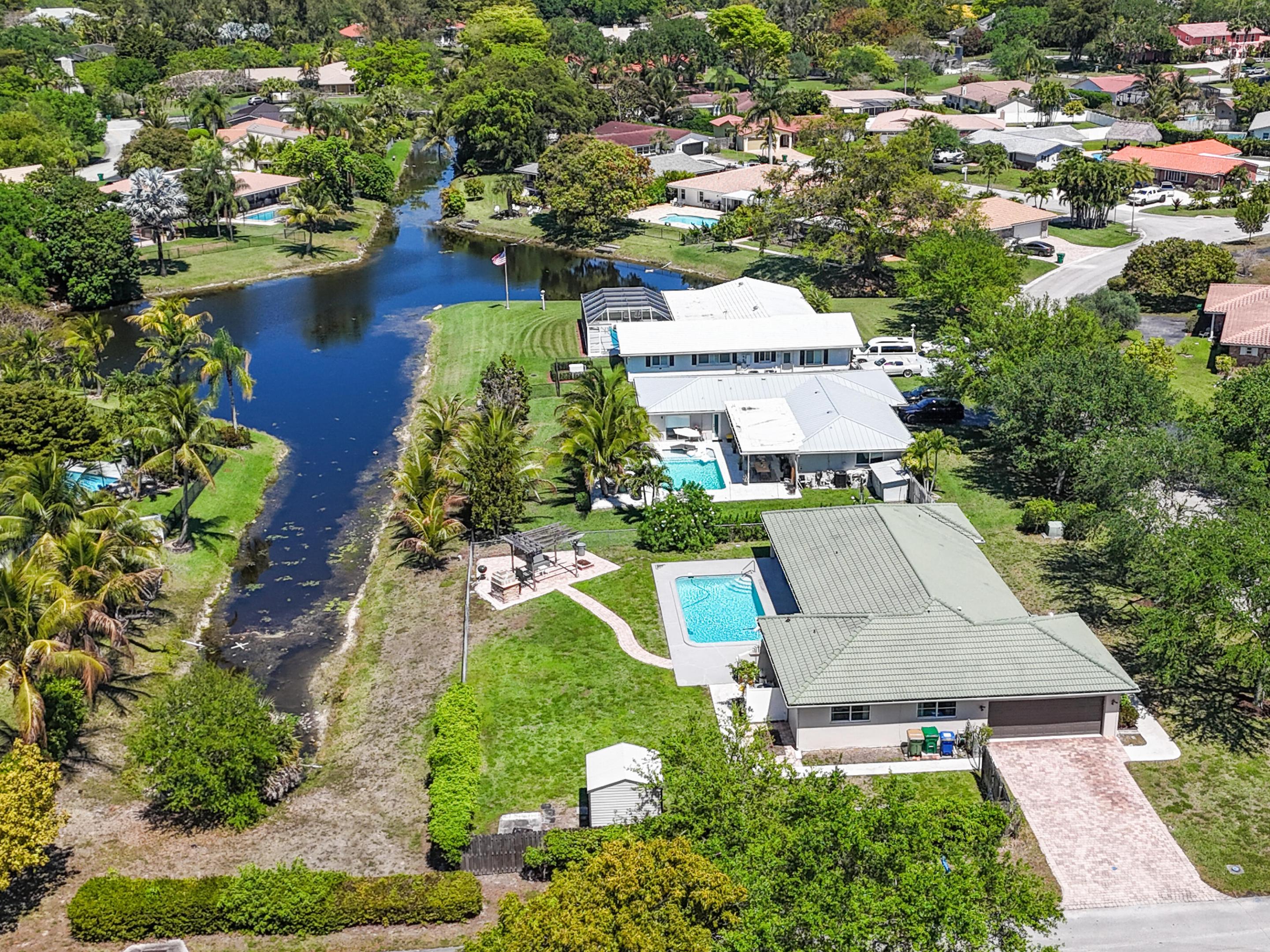 CORAL SPRINGS LAKES - Residential