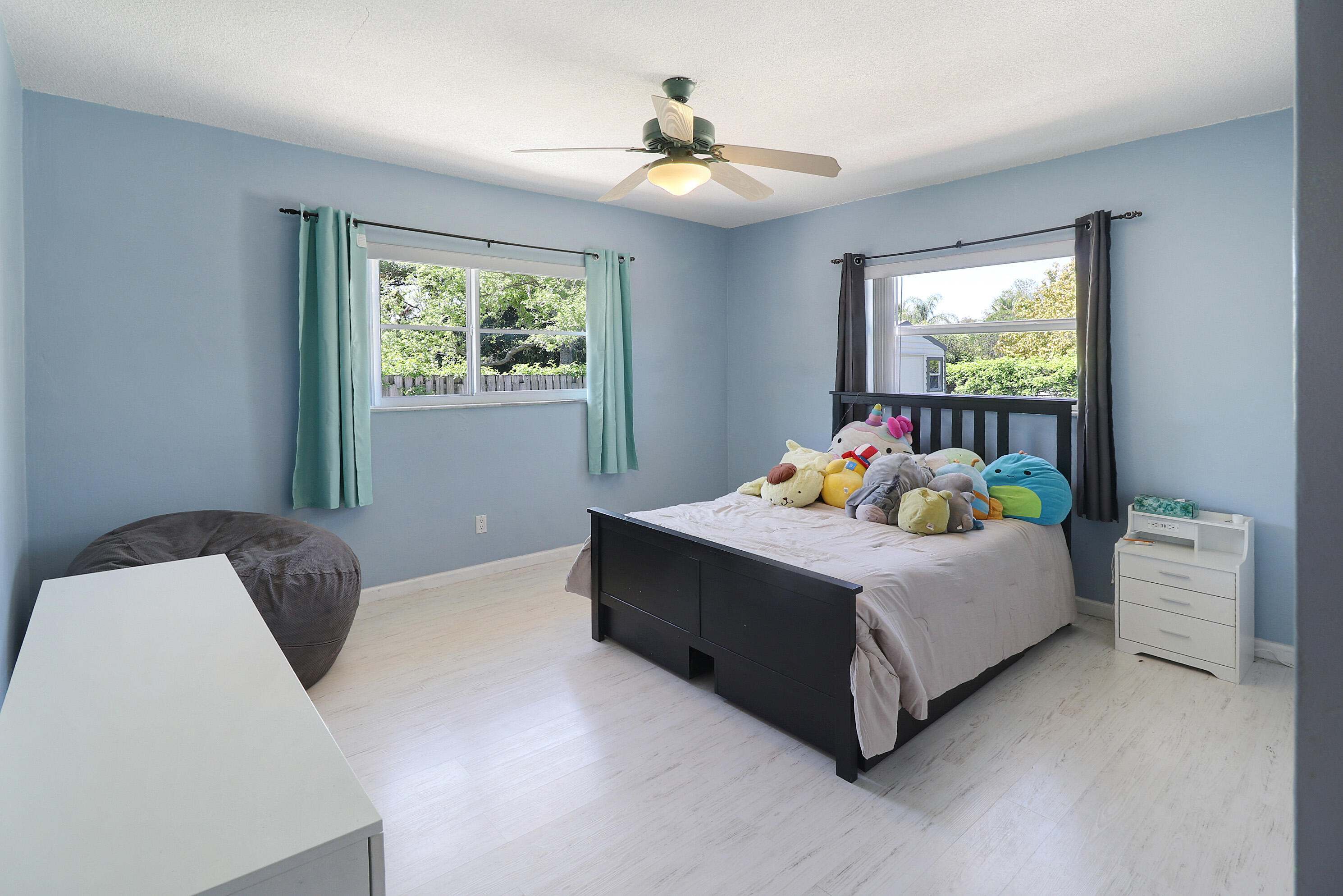 CORAL SPRINGS LAKES - Residential