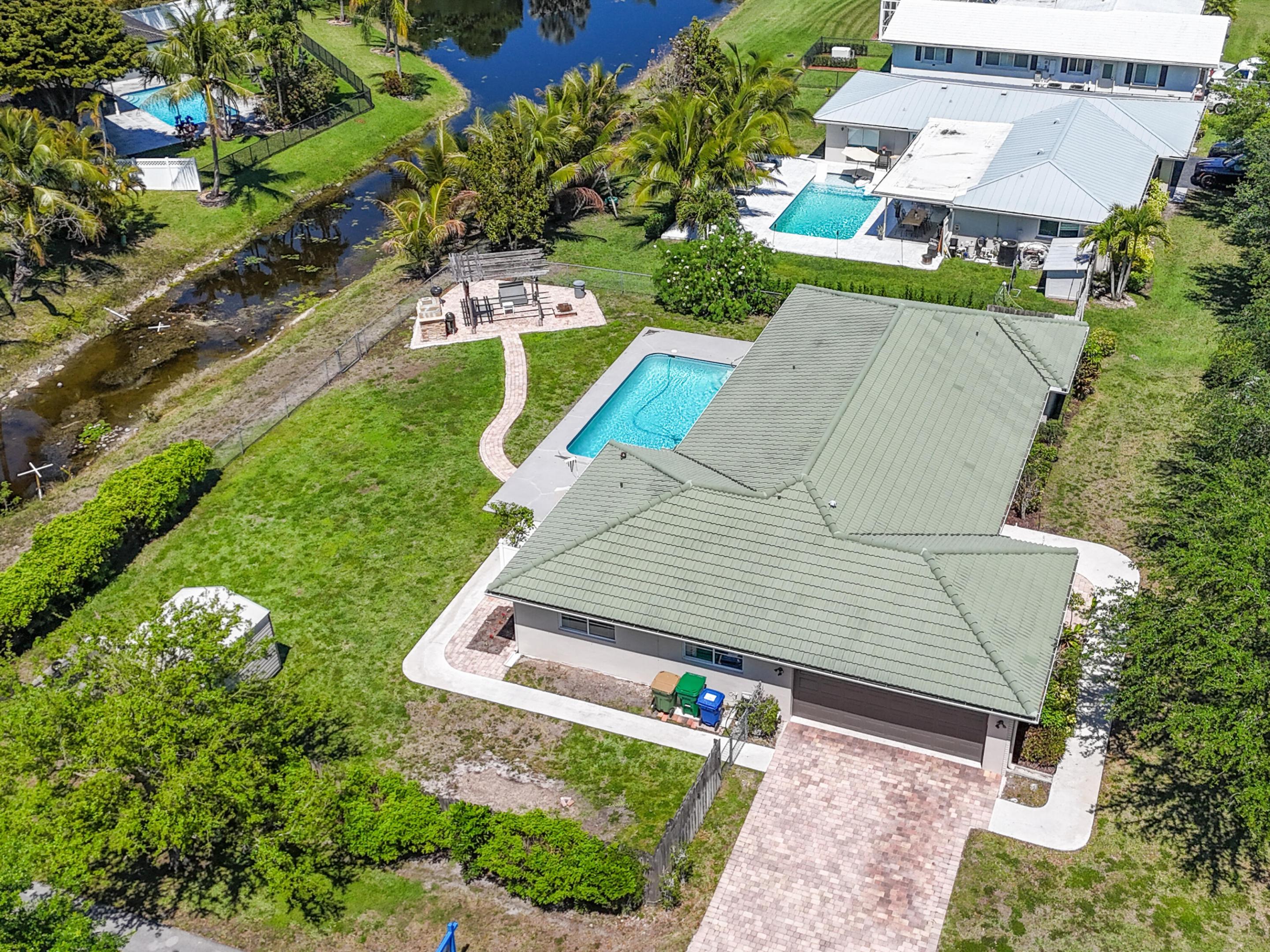 CORAL SPRINGS LAKES - Residential