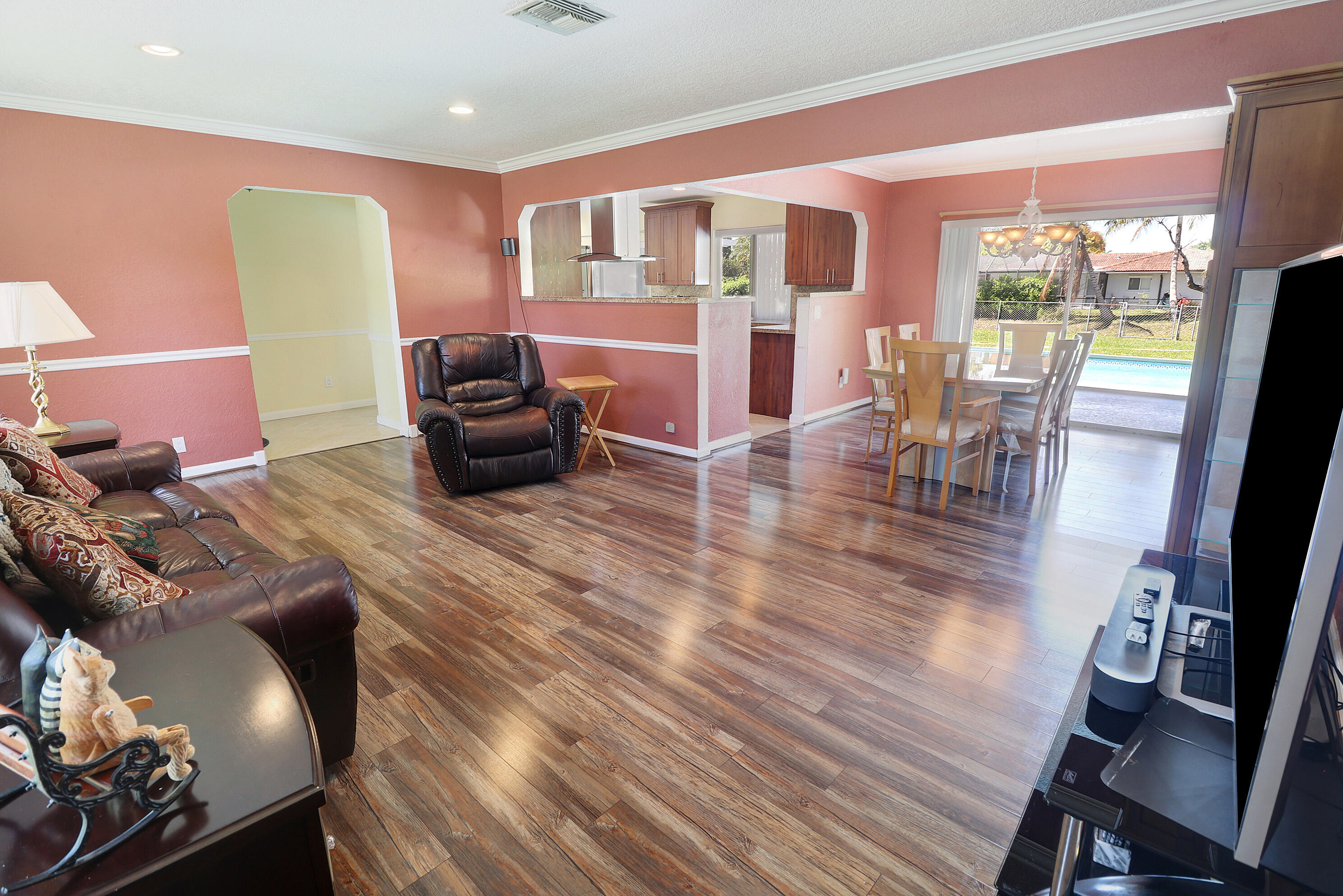 CORAL SPRINGS LAKES - Residential