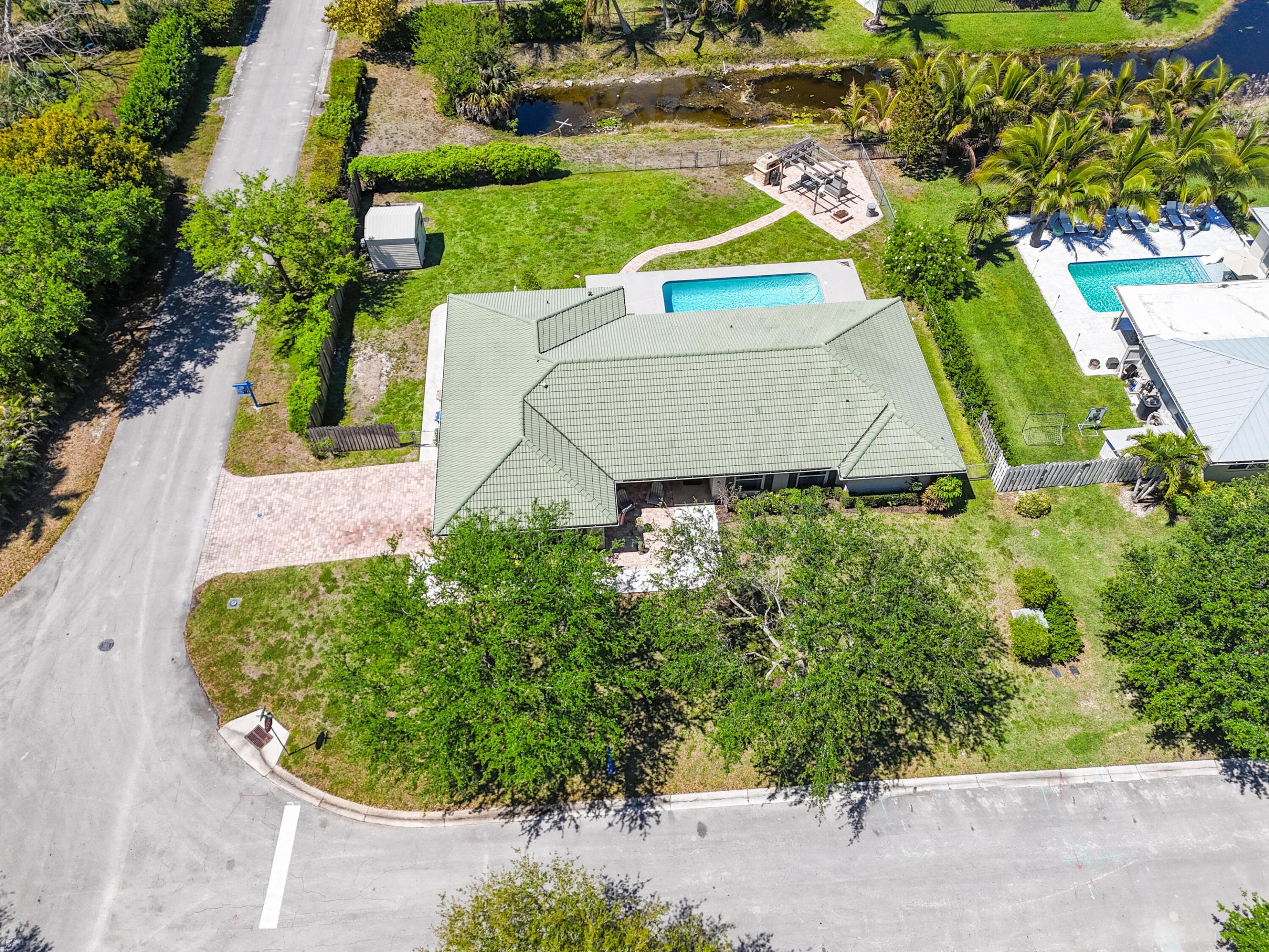 CORAL SPRINGS LAKES - Residential