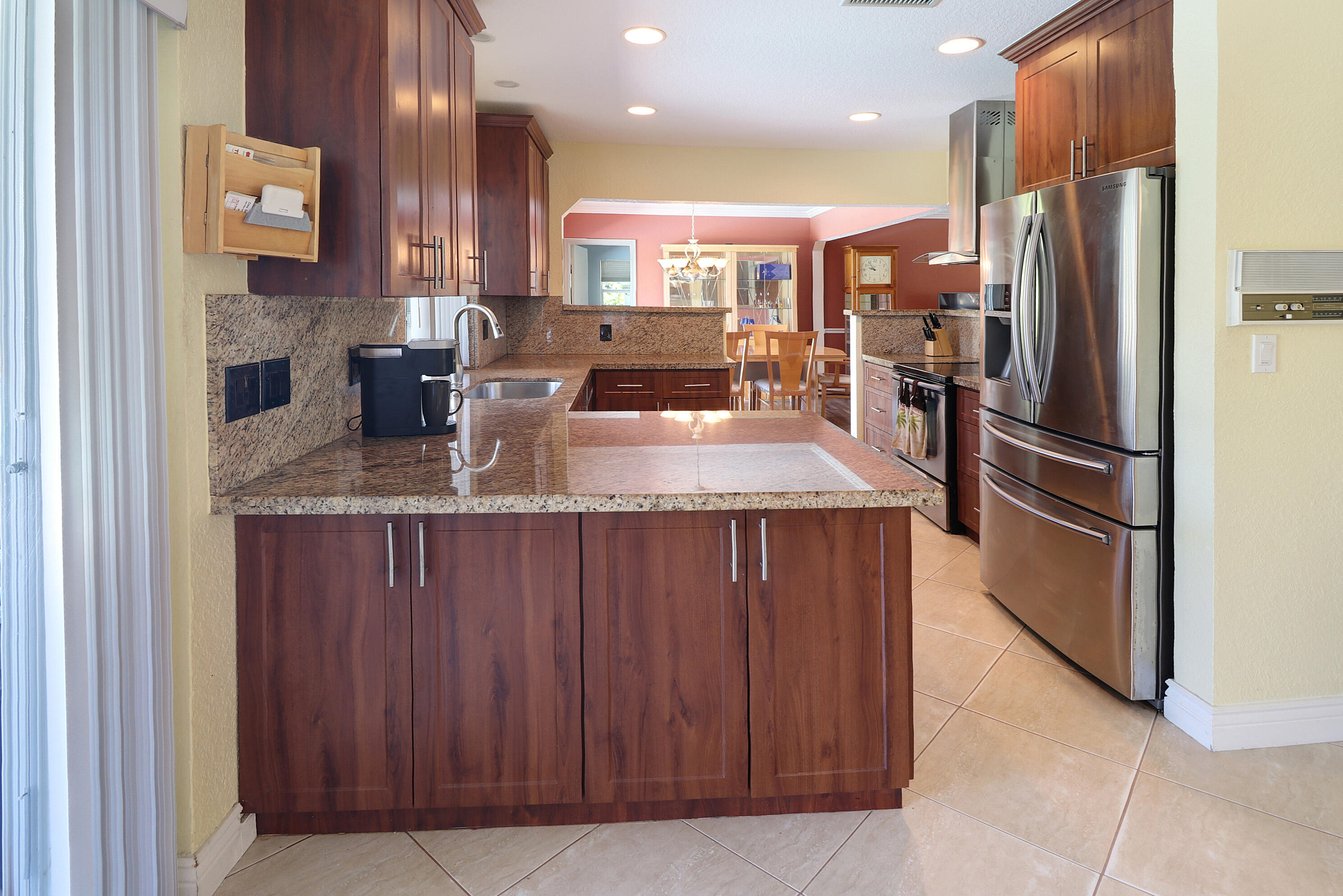 CORAL SPRINGS LAKES - Residential