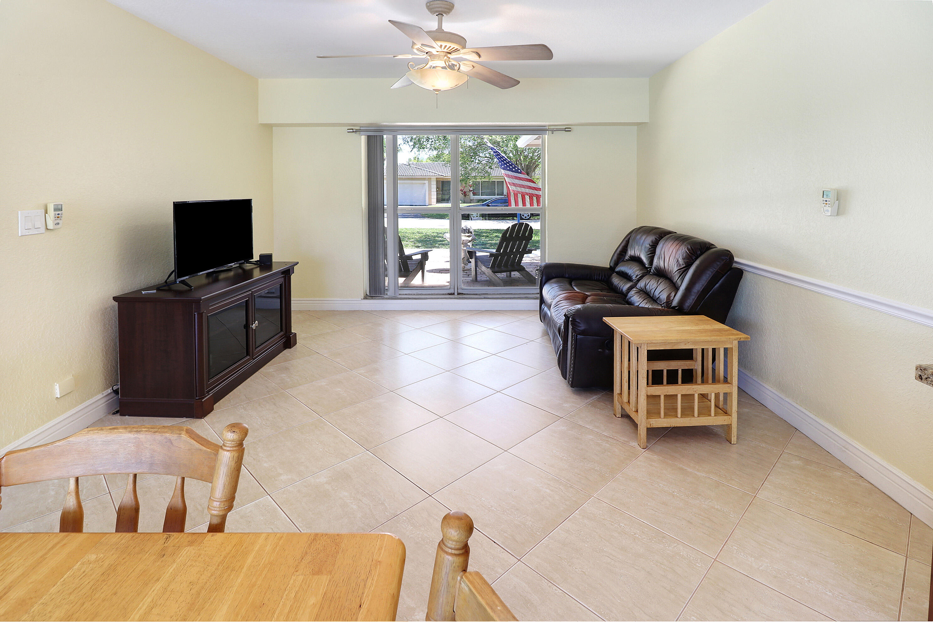 CORAL SPRINGS LAKES - Residential