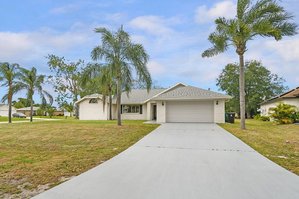 Photo of 2601 SW Union Terrace, Port Saint Lucie, FL 34953 (MLS # R10973068)