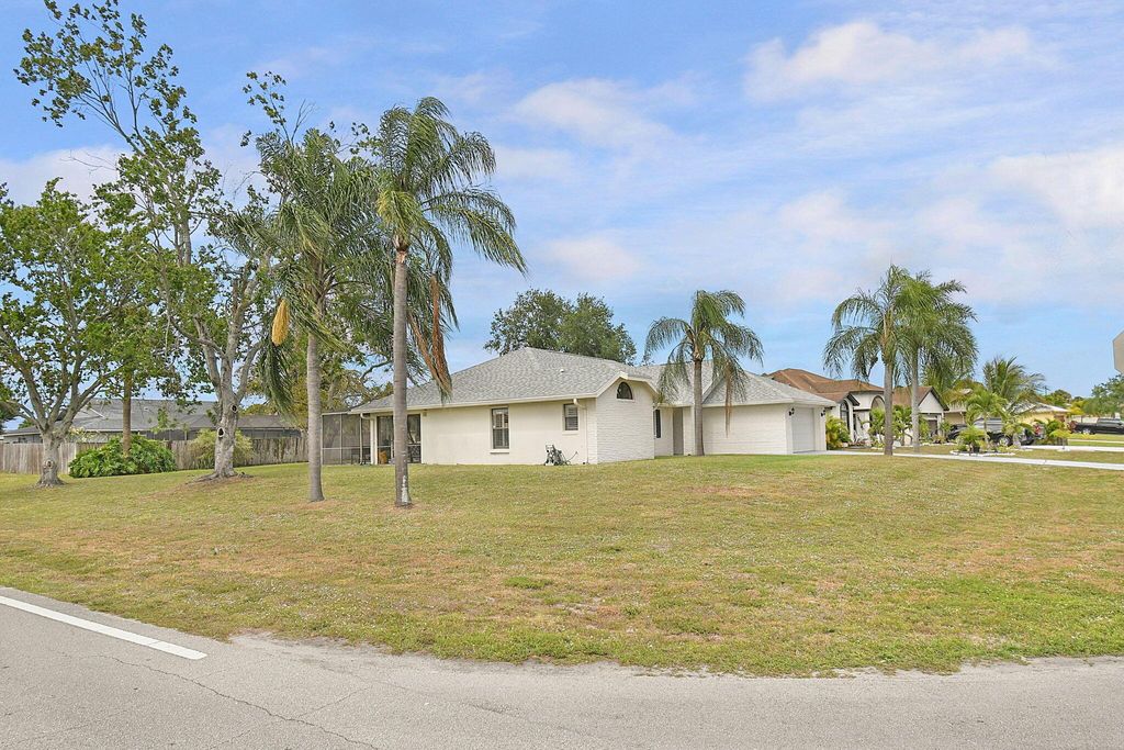 Photo of 2601 SW Union Terrace, Port Saint Lucie, FL 34953 (MLS # R10973068)