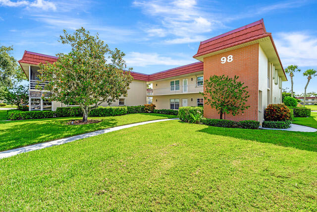 98 Spring Lake Drive, Vero Beach, FL, 32962/$99,000 1 98 Spring Lake Drive
