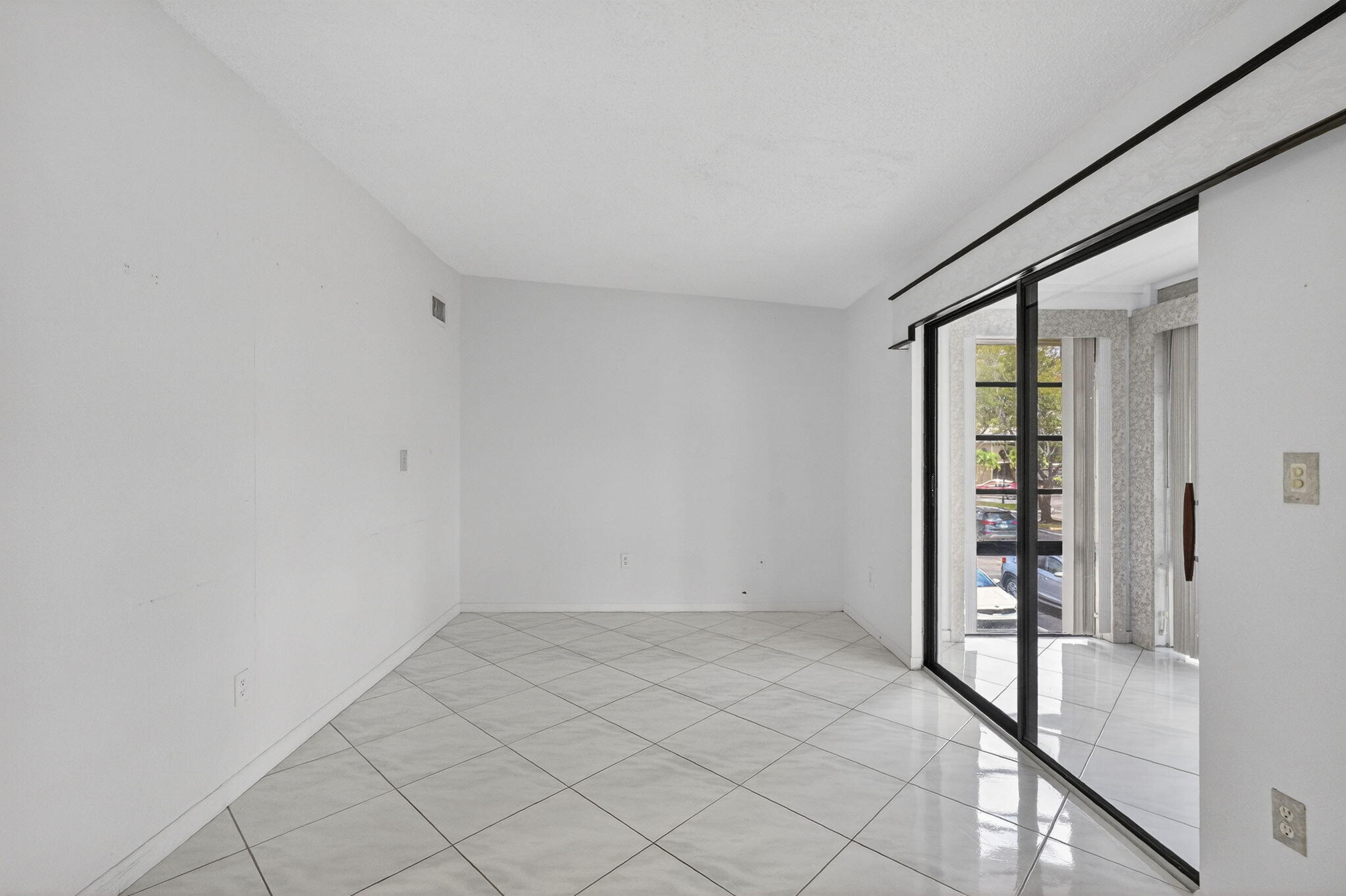 ASHMONT CONDOMINIUM H - Residential