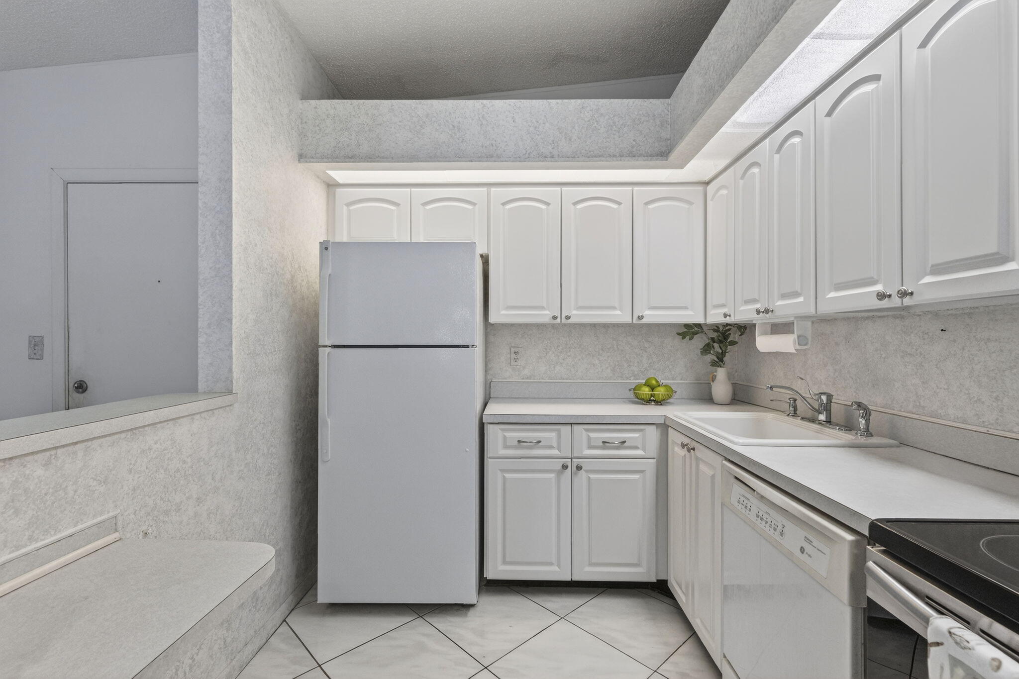 ASHMONT CONDOMINIUM H - Residential