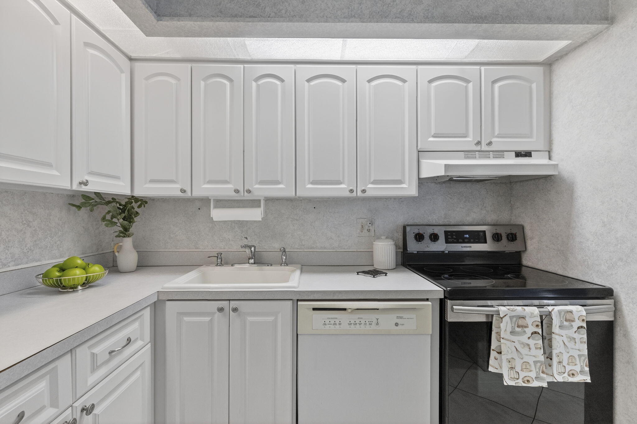 ASHMONT CONDOMINIUM H - Residential