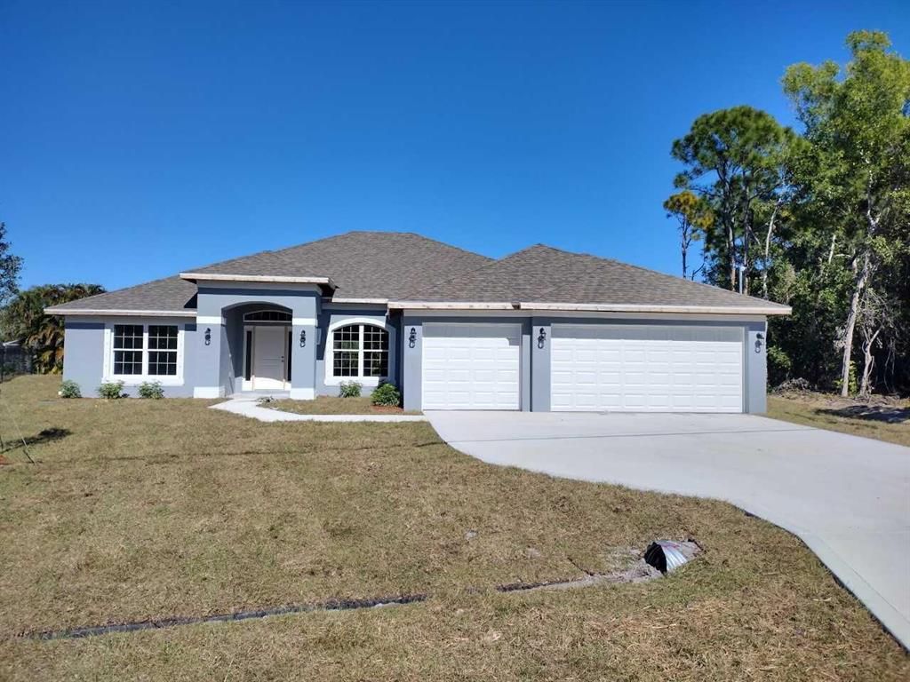 Photo of 2367 SE Avalon Road, Port Saint Lucie, FL 34952 (MLS # R10774828)