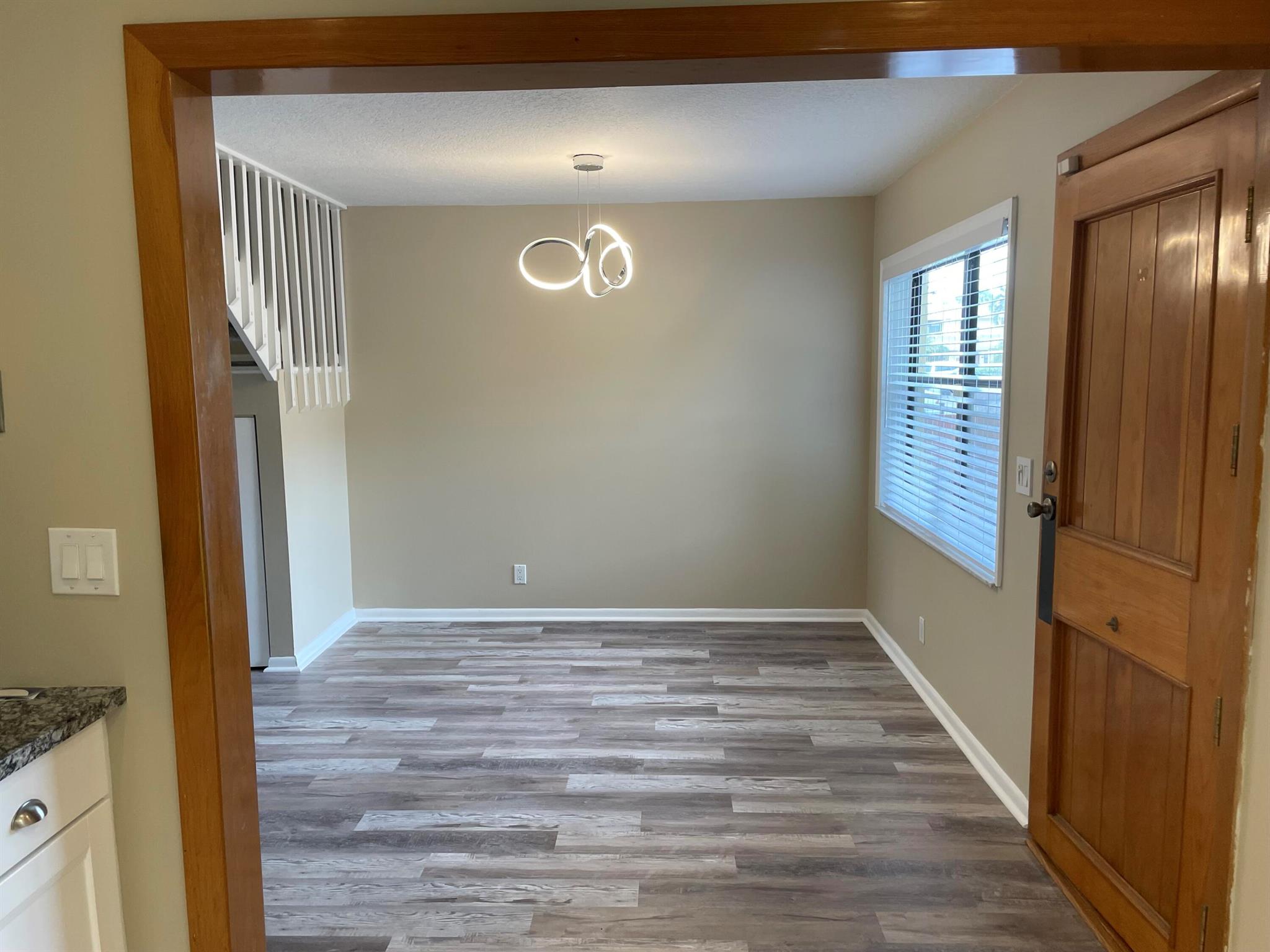 COUNTRY LAKE - Residential