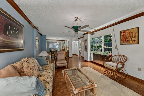 Tiny photo for 2818 N 46th Avenue #K387, Hollywood, FL 33021 (MLS # B26045061)