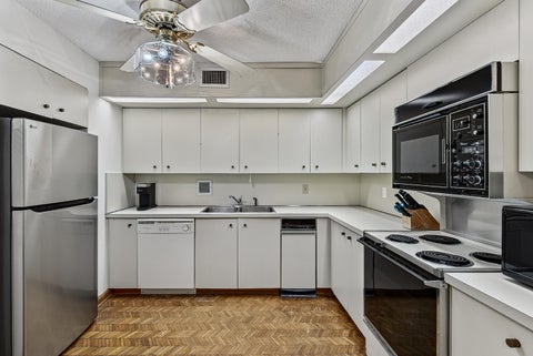 Tiny photo for 2818 N 46th Avenue #K387, Hollywood, FL 33021 (MLS # B26045061)