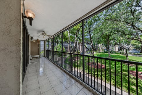 Tiny photo for 2818 N 46th Avenue #K387, Hollywood, FL 33021 (MLS # B26045061)