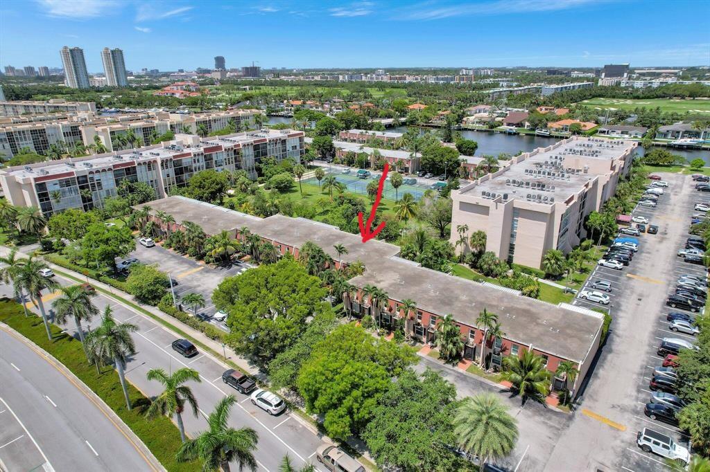 1001 THREE ISLANDS Boulevard 36