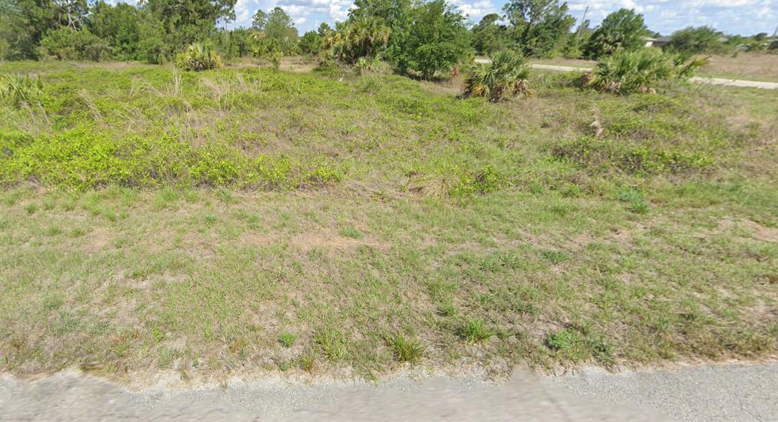 Don't miss out on your opportunity to build your dream home on this oversized vacant CORNER LOT. New homes being built waiting for you and your family to build. Convenient location off State Road 82 nearby to I75, Airport, shopping/Restaurants. Just a short drive to Fort Myers and Punta Gorda airports, two spring training facilities and beaches!