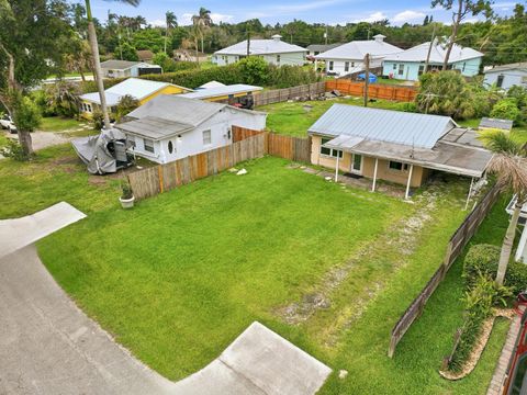 Tiny photo for 996 SW 34th Terrace, Palm City, FL 34990 (MLS # B26037317)