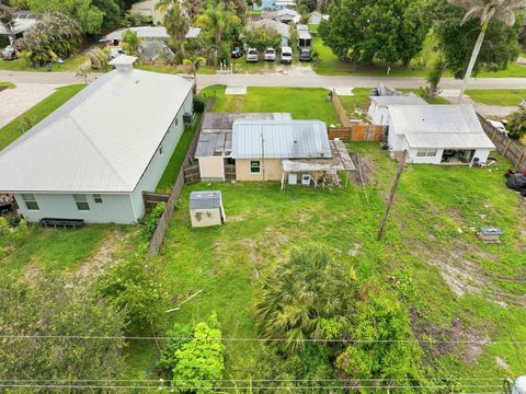 Tiny photo for 996 SW 34th Terrace, Palm City, FL 34990 (MLS # B26037317)